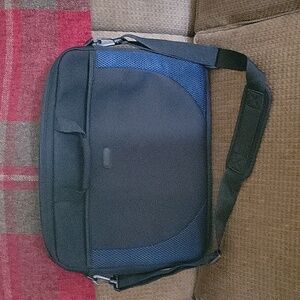 Targus Laptop Bag w/ Long Strap